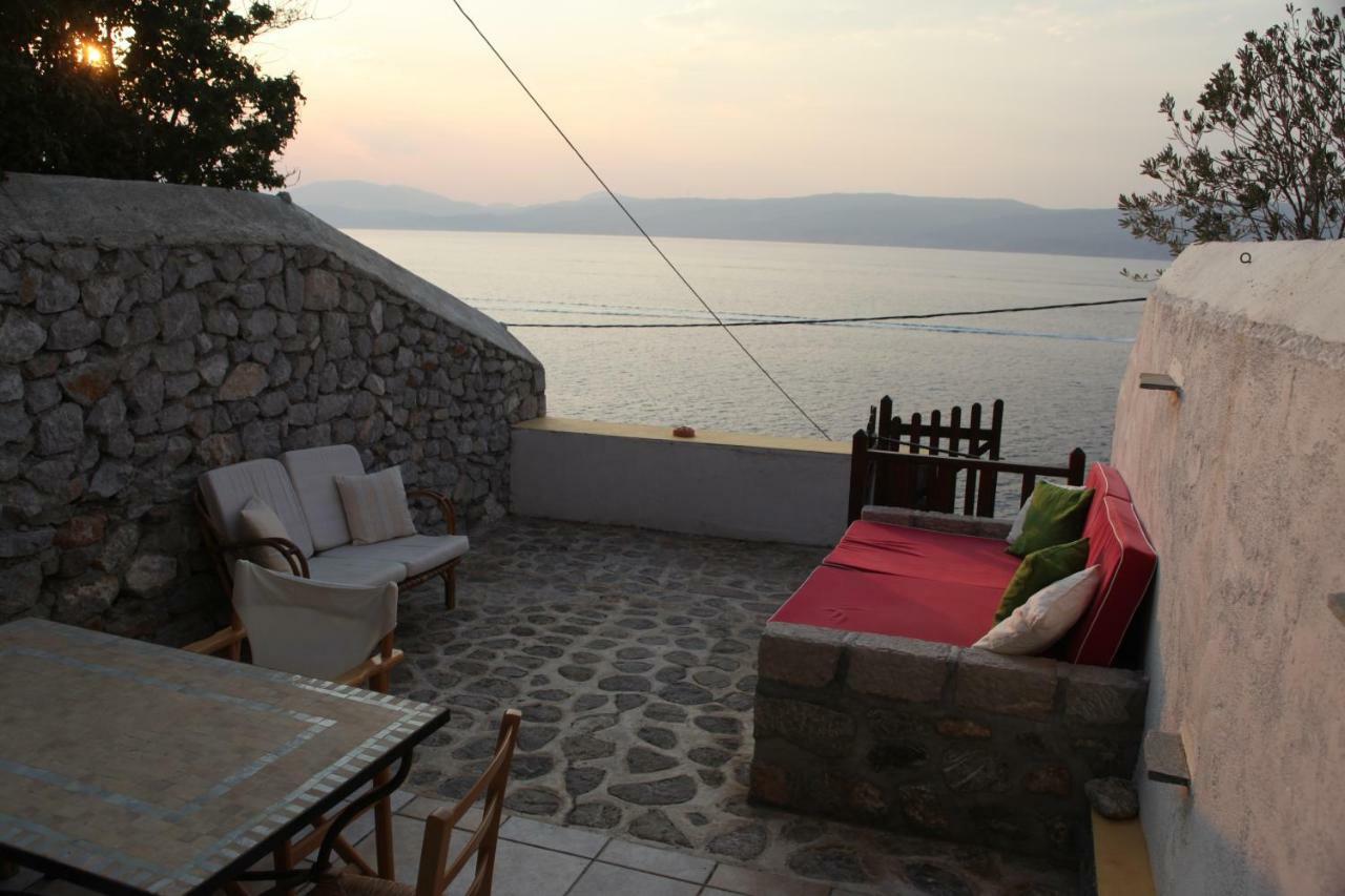 Villa Alkioni Stone House à Hydra  Extérieur photo